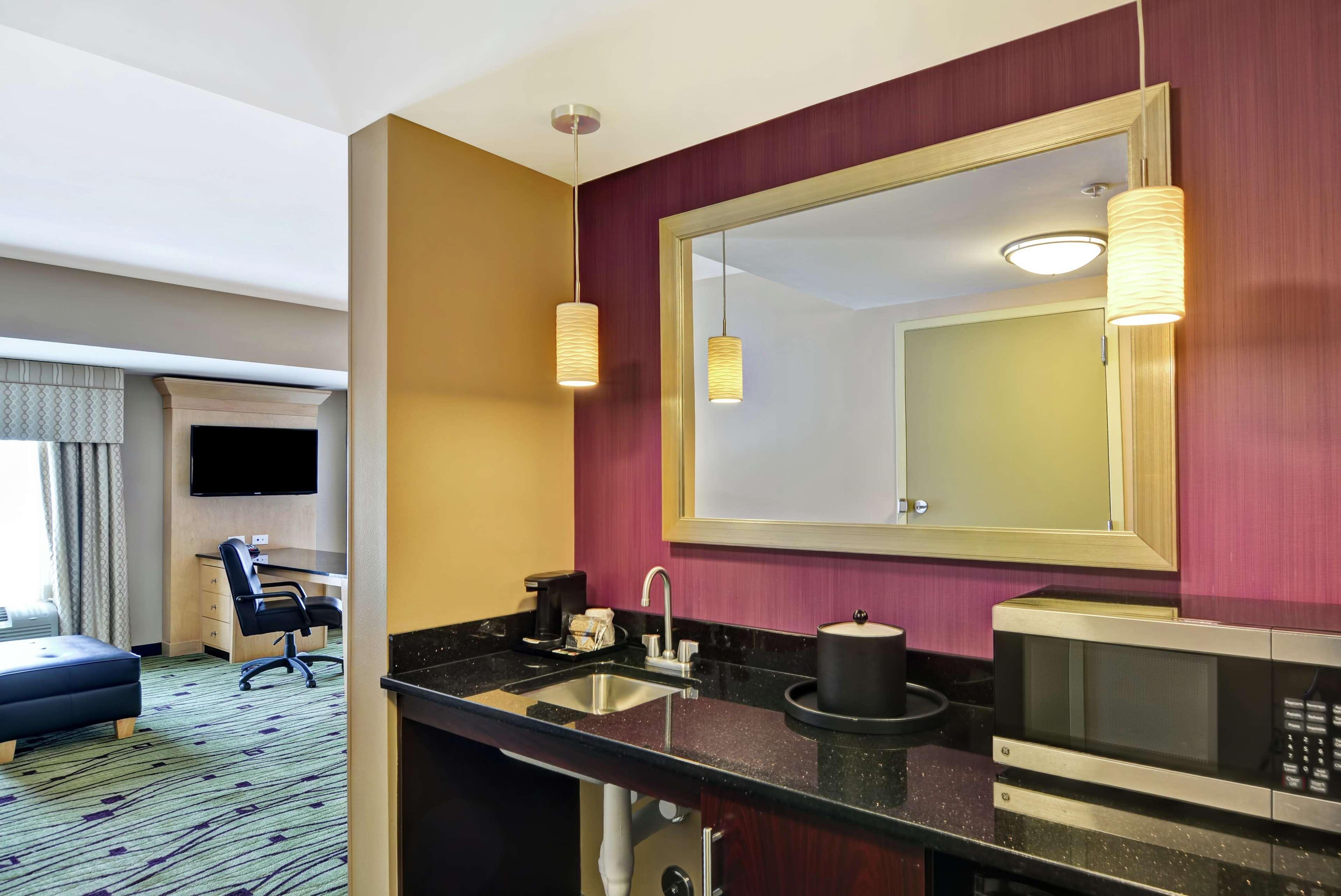 Hampton Inn & Suites Crabtree Raleigh Bagian luar foto