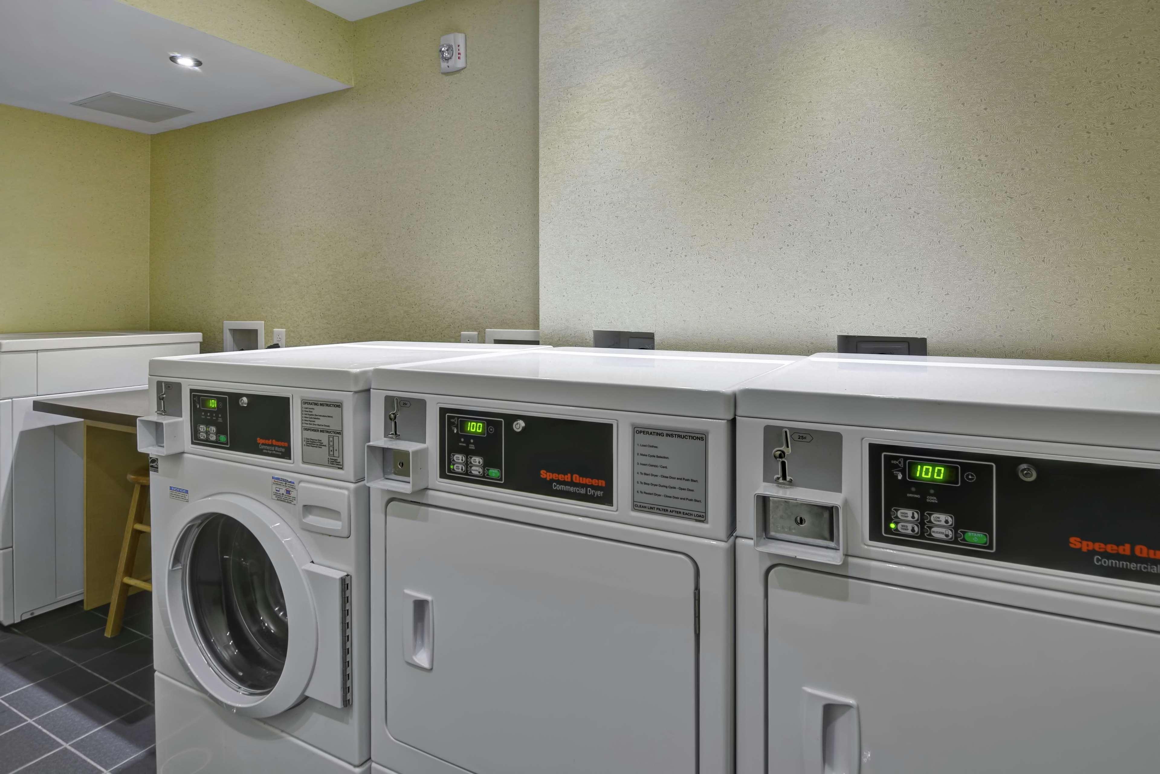 Hampton Inn & Suites Crabtree Raleigh Bagian luar foto