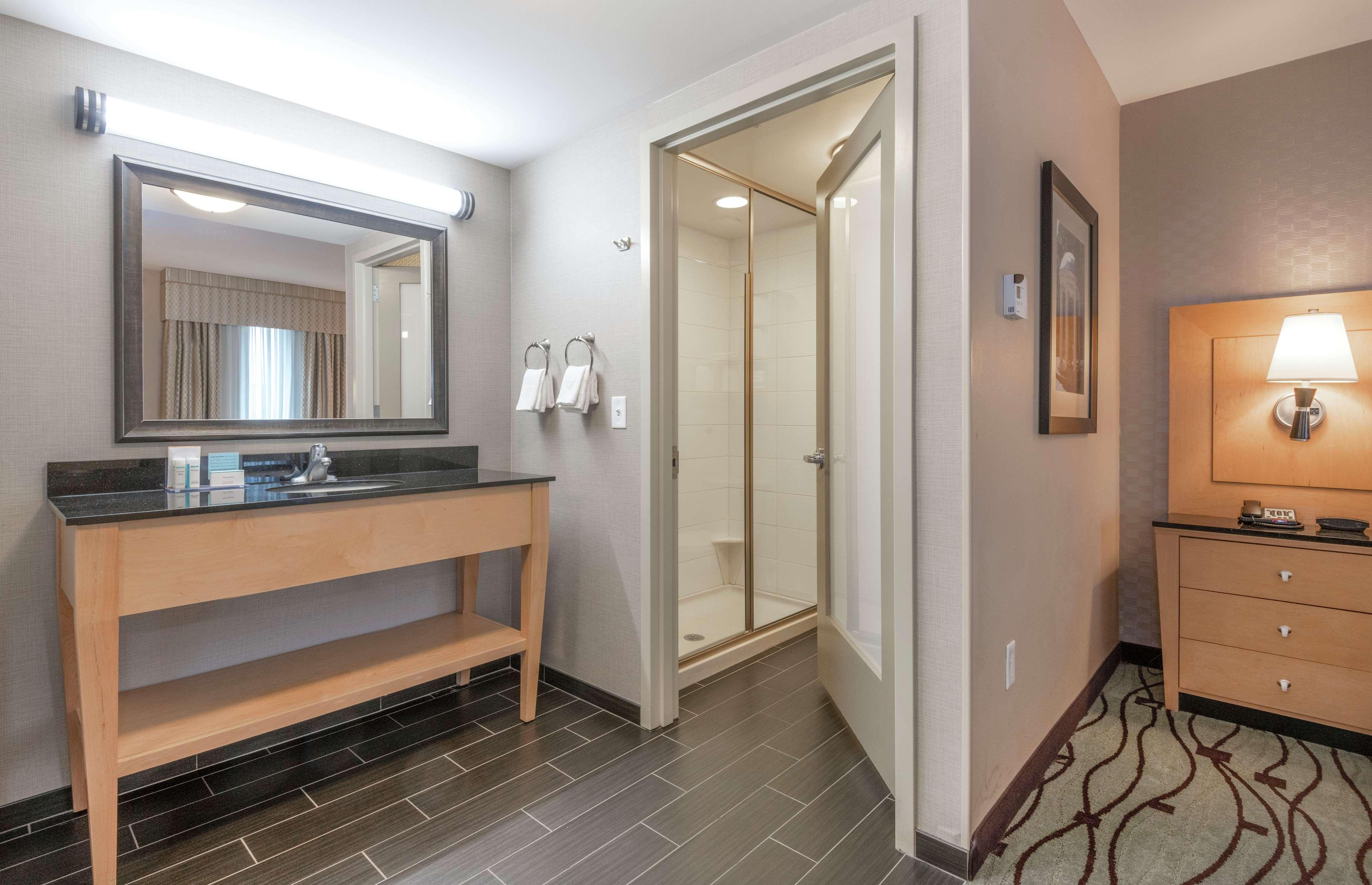Hampton Inn & Suites Crabtree Raleigh Bagian luar foto