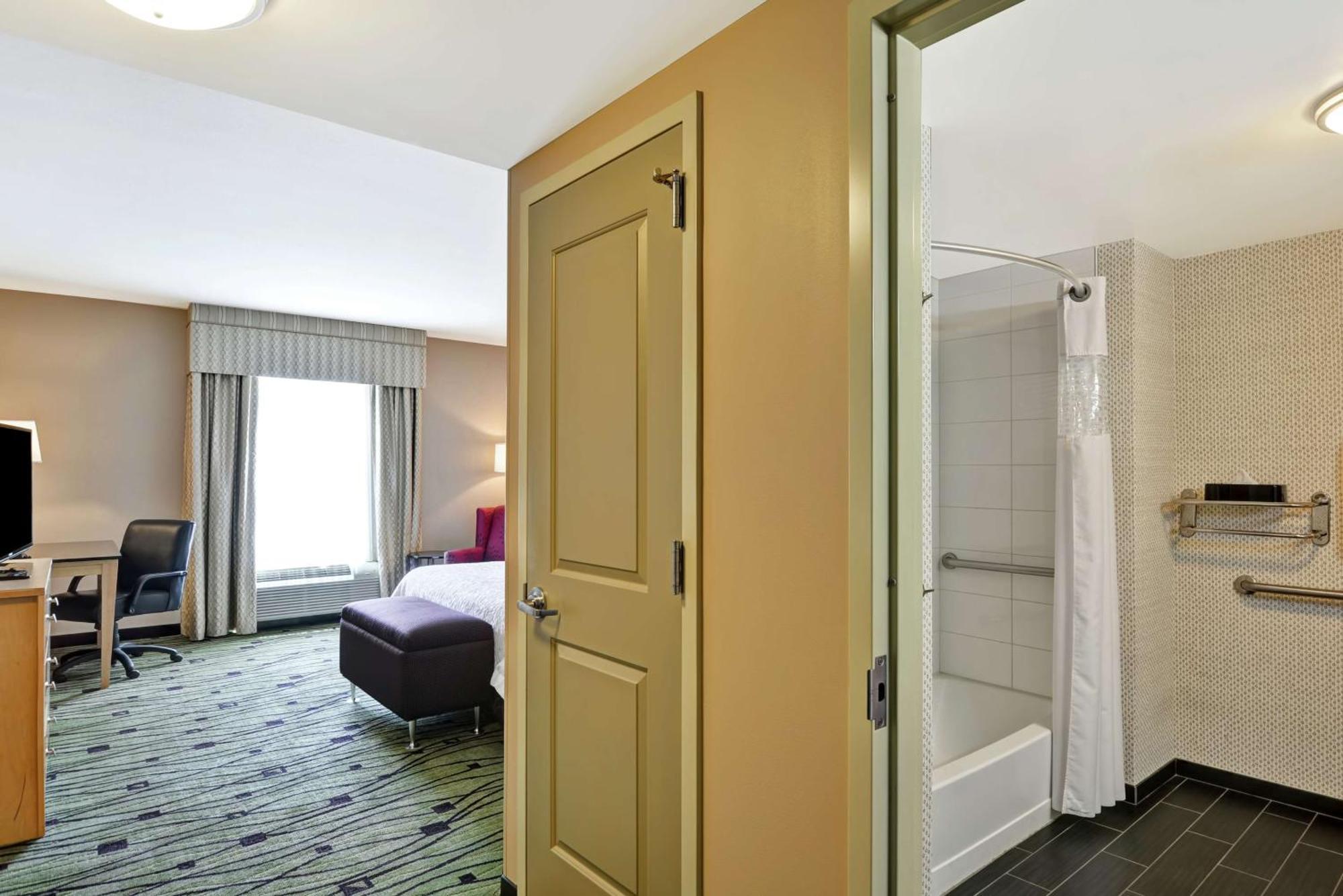 Hampton Inn & Suites Crabtree Raleigh Bagian luar foto