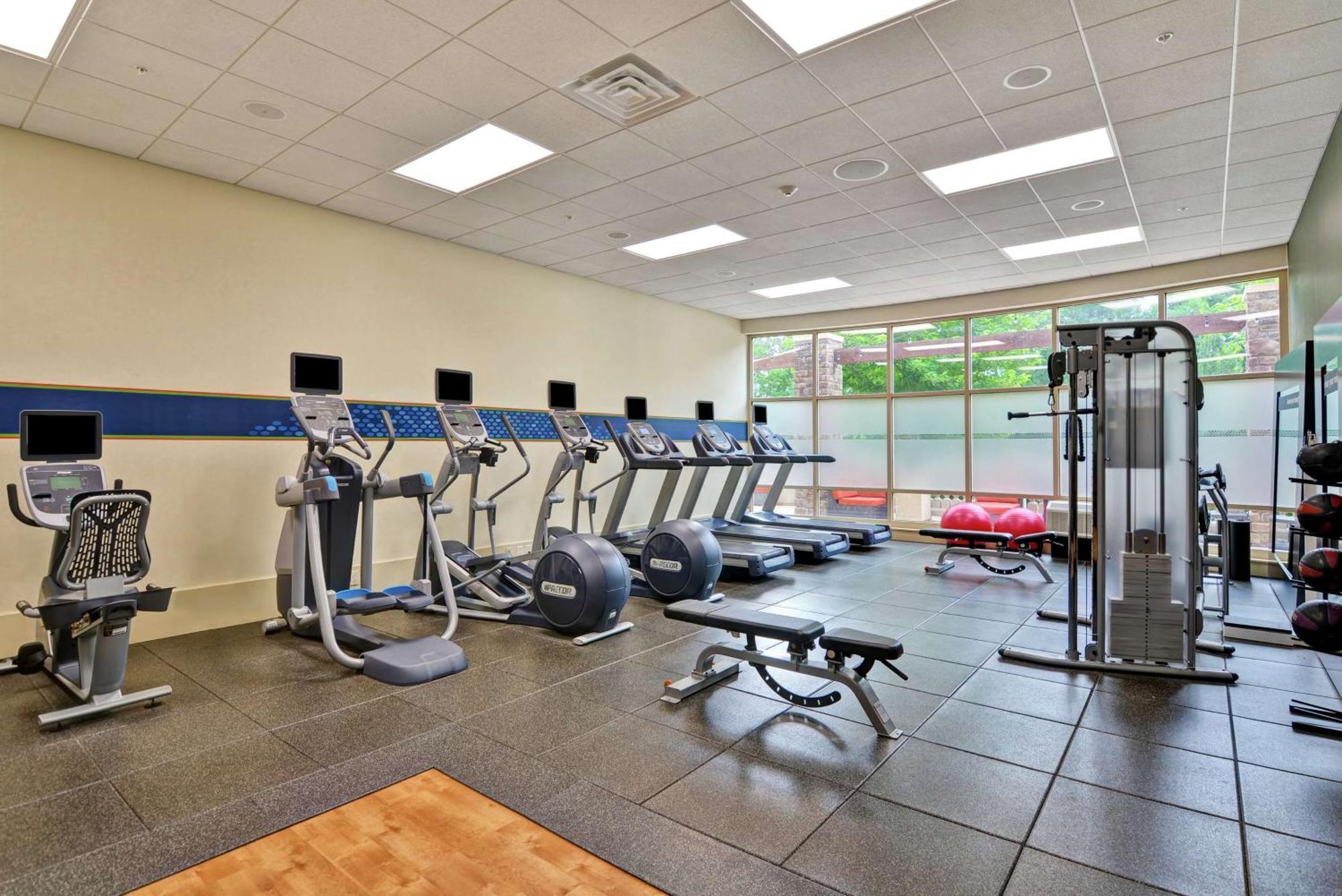 Hampton Inn & Suites Crabtree Raleigh Bagian luar foto