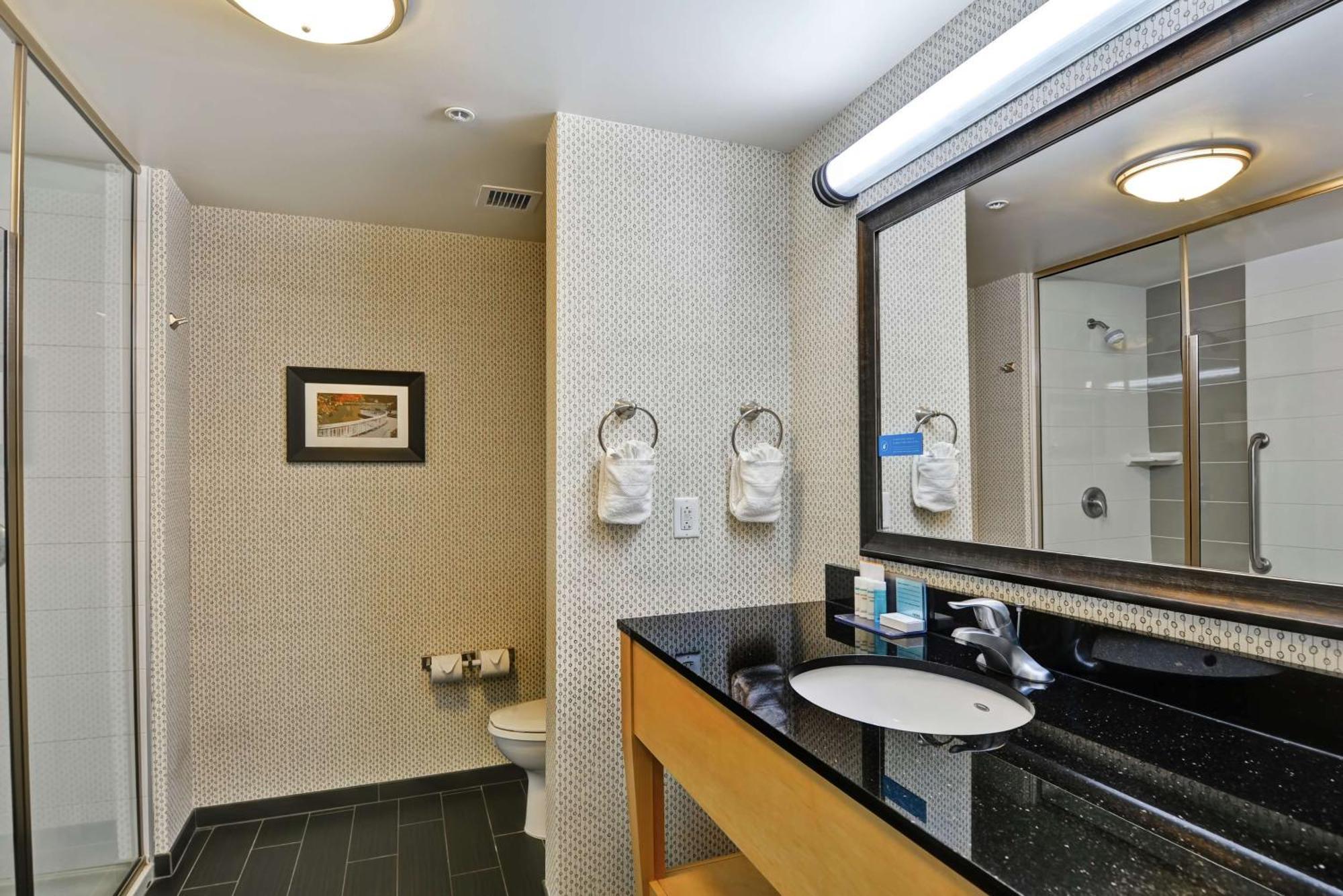 Hampton Inn & Suites Crabtree Raleigh Bagian luar foto