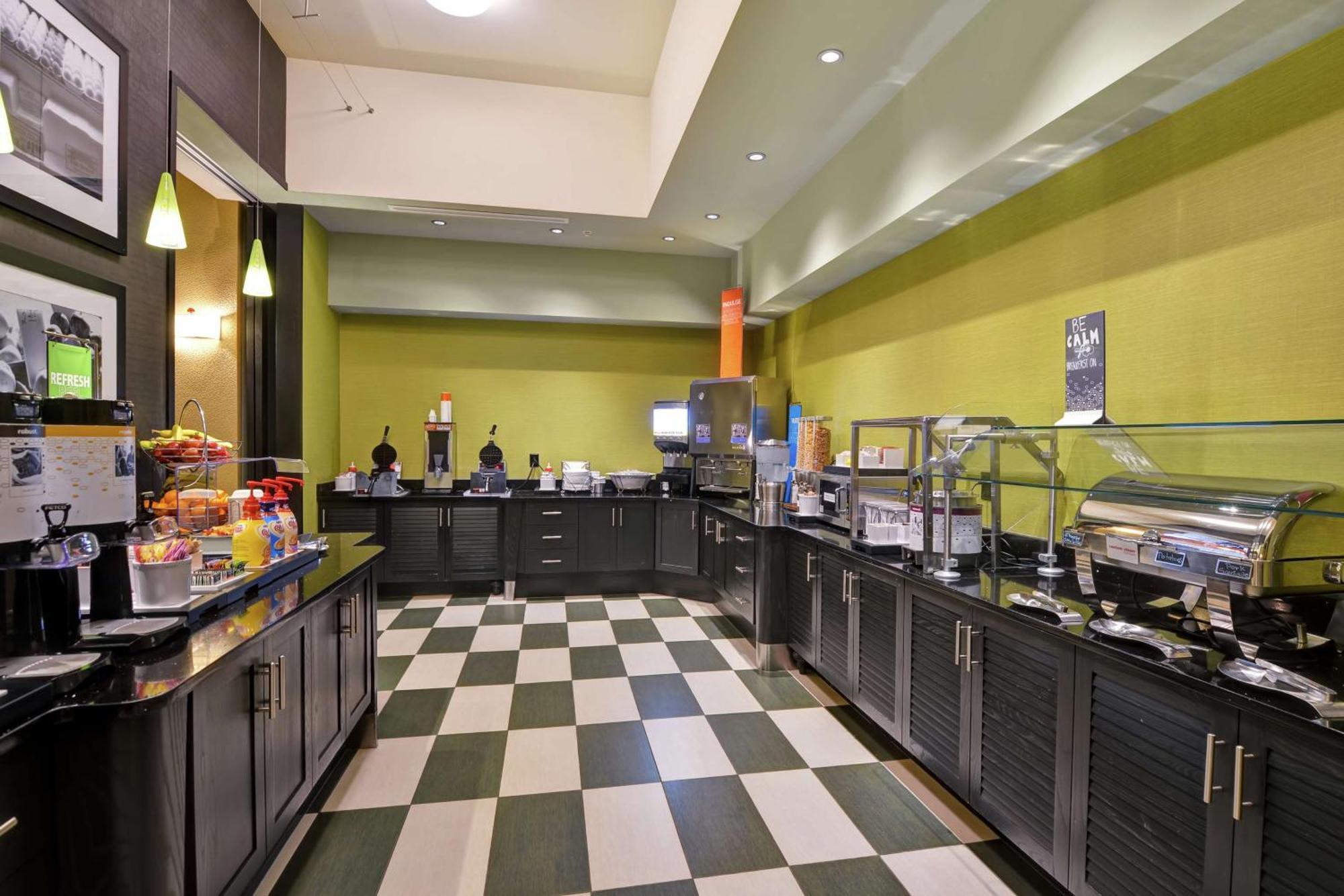 Hampton Inn & Suites Crabtree Raleigh Bagian luar foto